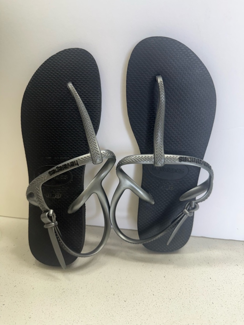 Havaianas Steel Gray Twist Slingback Sandal Size 7 to 8 Adjustable Thong Shoes